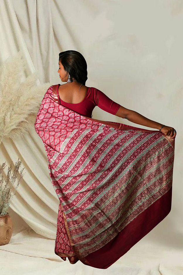 Red Blended Maheshwari Silk Saree With Flower Block Print